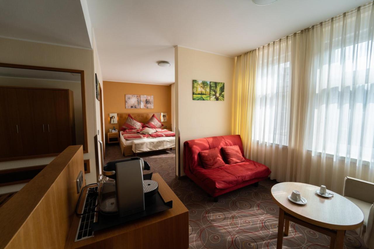 Hotel Blauer Engel アウエ エクステリア 写真